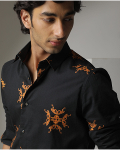 GRAPHIC PRINT SHIRT